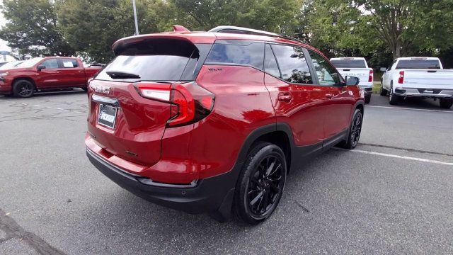 Certified 2023 GMC Terrain SLE w/ Driver Convenience Package AWD/4WD image 8