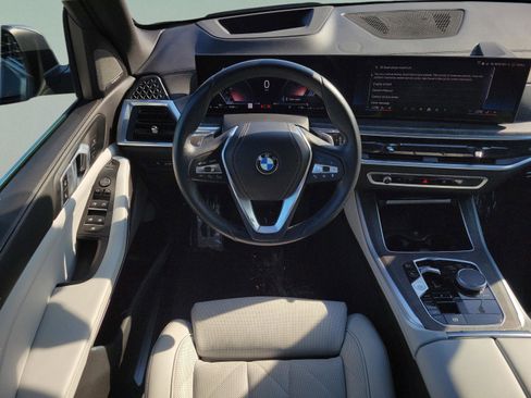 Used 2024 BMW X5 xDrive40i w/ Premium Package image 18