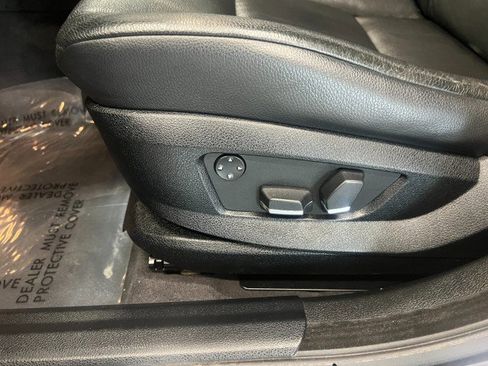 Used 2010 BMW 550i Gran Turismo xDrive image 13