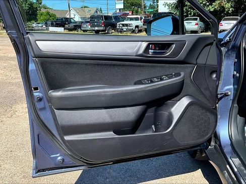 Used 2017 Subaru Outback 2.5i Premium AWD/4WD image 22