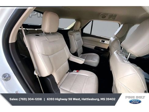 Certified 2022 Ford Explorer Platinum w/ Equipment Group 601A AWD/4WD image 20