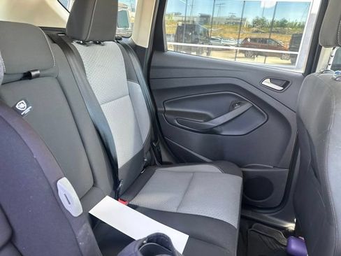 Used 2017 Ford Escape SE AWD/4WD image 9