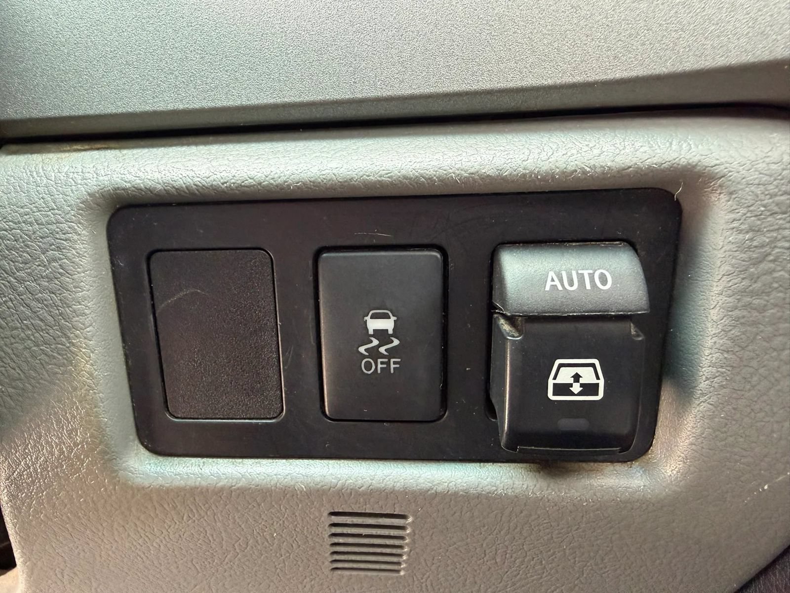 Used 2014 Toyota Sequoia Limited AWD/4WD image 12