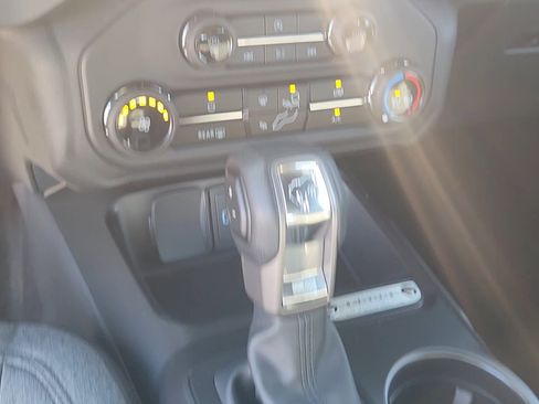 New 2025 Ford Bronco Base image 19