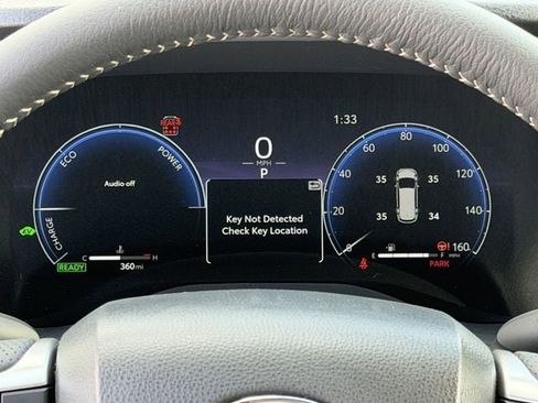 Used 2025 Toyota Sienna Platinum image 16