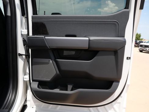 New 2026 Ford F250 Lariat w/ Black Appearance Package AWD/4WD image 16