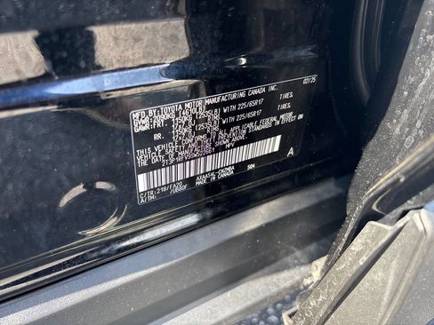 Certified 2025 Toyota RAV4 XLE AWD/4WD image 31