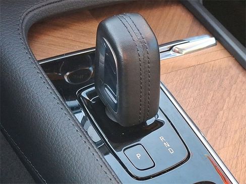 Used 2021 Volvo XC90 T8 Inscription Expression w/ Climate Package image 16