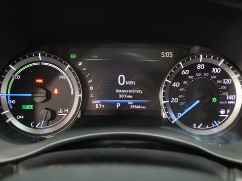 Used 2024 Toyota Highlander XLE FWD image 18