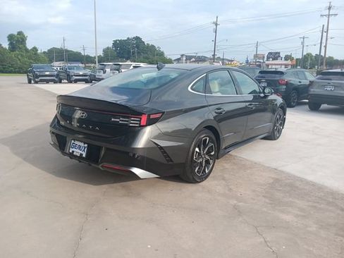 Used 2025 Hyundai Sonata SEL FWD image 8
