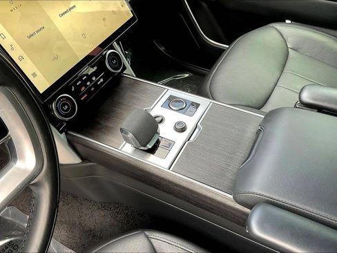 Used 2023 Land Rover Range Rover SE AWD/4WD image 17