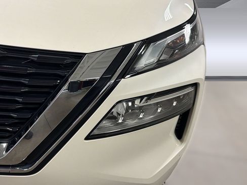 Used 2023 Nissan Rogue SV FWD image 10