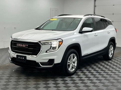 Used 2022 GMC Terrain SLE w/ Driver Convenience Package AWD/4WD image 2