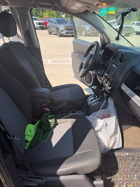 Used 2014 Jeep Compass Sport w/ Power Value Group AWD/4WD image 27