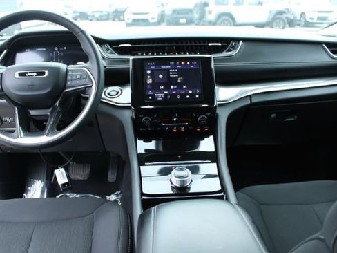 Used 2023 Jeep Grand Cherokee L Laredo w/ Luxury Tech Group I RWD image 15