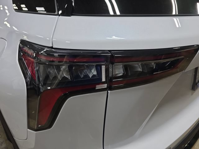 New 2026 Chevrolet Equinox RS w/ Convenience Package III FWD image 37