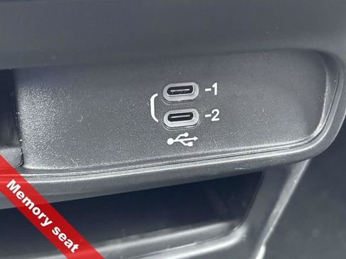 New 2026 Chrysler Pacifica Select w/ S Appearance Package image 30