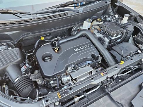 Used 2018 Chevrolet Equinox LT FWD image 25