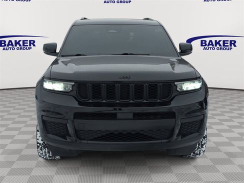 Used 2023 Jeep Grand Cherokee L Laredo image 8