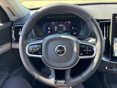 Certified 2025 Volvo XC90 B6 Plus image 25