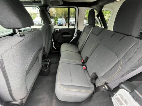 Used 2025 Jeep Wrangler Unlimited Sport AWD/4WD image 24