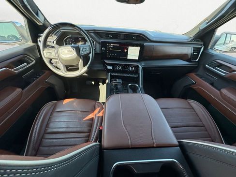 Used 2024 GMC Sierra 1500 Denali Ultimate image 9