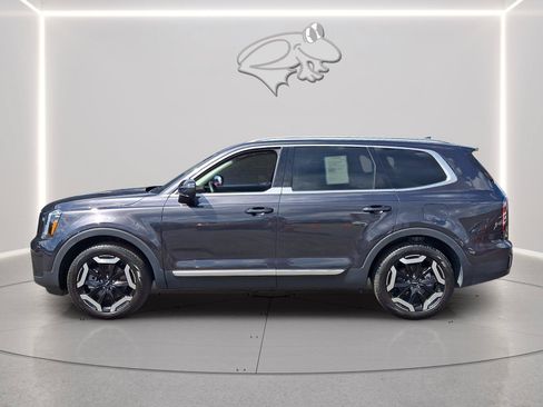 Used 2025 Kia Telluride EX FWD image 2