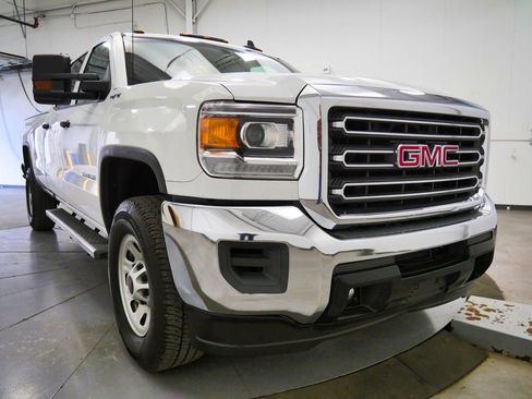 Used 2019 GMC Sierra 3500 4x4 Crew Cab image 37