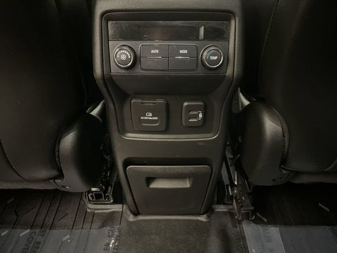 Used 2019 GMC Acadia SLT w/ Black Edition AWD/4WD image 16