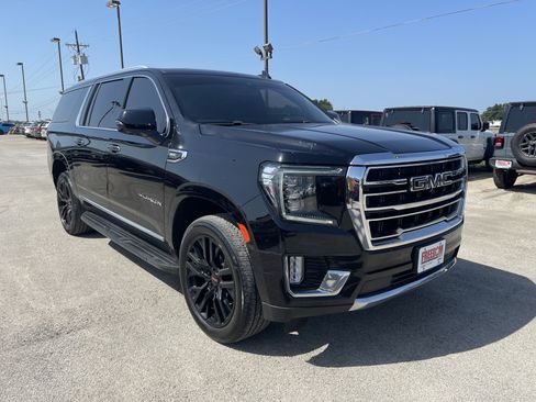 Used 2021 GMC Yukon XL SLT w/ SLT Luxury Plus Package RWD image 2