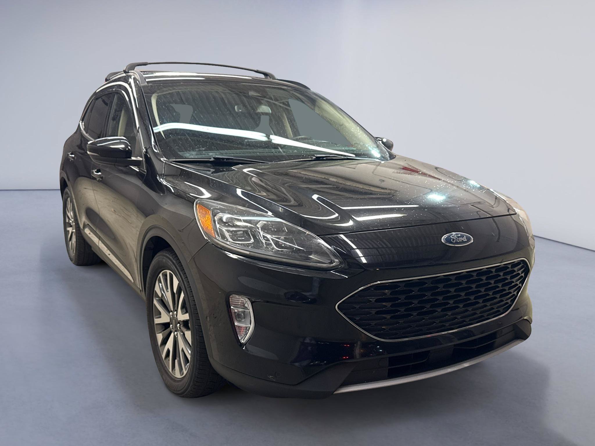 Used 2020 Ford Escape Titanium AWD/4WD image 1