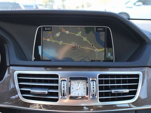 Used 2016 Mercedes-Benz E 400 4MATIC Sedan image 21