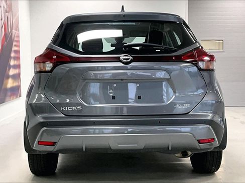 Used 2022 Nissan Kicks S image 5