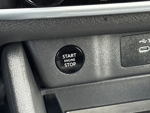 Certified 2025 Nissan Rogue SV image 21