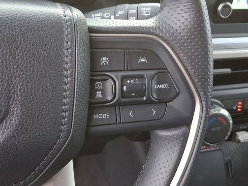 Used 2025 Toyota 4Runner TRD Off-Road image 24