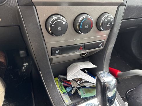 Used 2010 Dodge Avenger R/T image 15