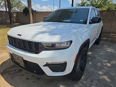 Used 2023 Jeep Grand Cherokee Limited w/ Luxury Tech Group II AWD/4WD image 13