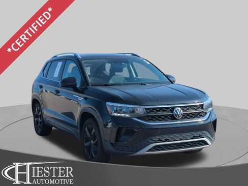 Used 2022 Volkswagen Taos SE AWD/4WD image 1