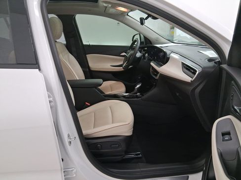 Used 2025 Buick Encore GX Avenir w/ Avenir Technology Package image 34