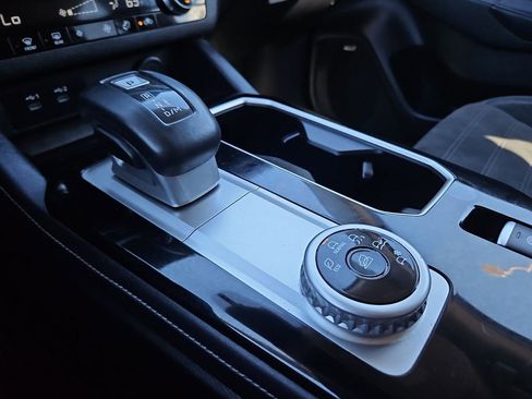 Used 2025 Mitsubishi Outlander SE image 20