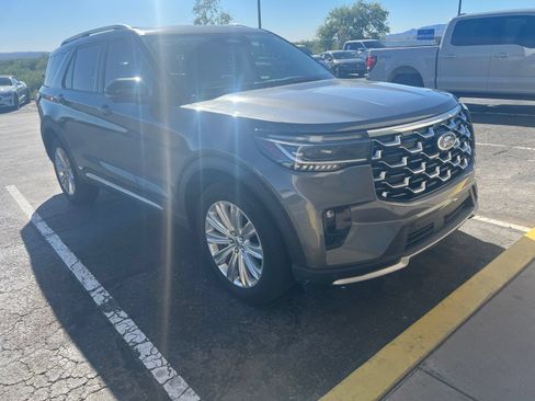 Certified 2025 Ford Explorer Platinum w/ LUX Leather Package AWD/4WD image 7