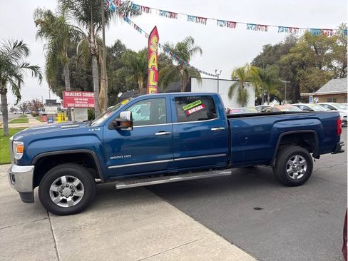 Used 2019 GMC Sierra 2500 SLT w/ Duramax Plus Package AWD/4WD image 8