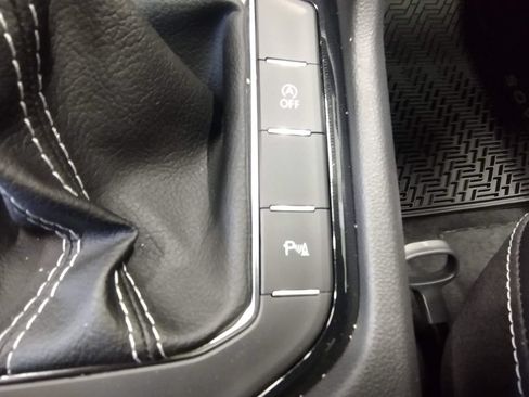 New 2026 Volkswagen Taos SEL AWD/4WD image 30