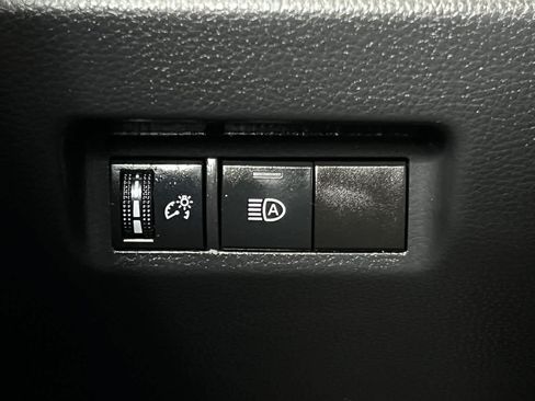 Certified 2022 Toyota RAV4 LE AWD/4WD image 29