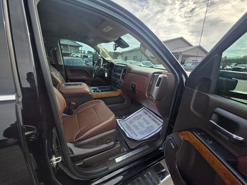 Used 2018 Chevrolet Silverado 1500 High Country image 11