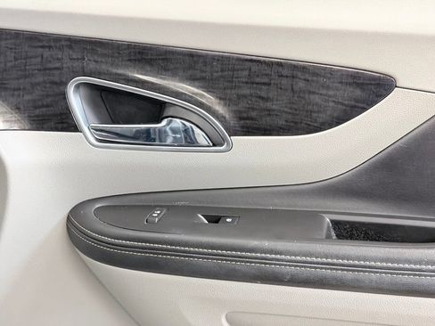 Used 2014 Buick Encore FWD image 34