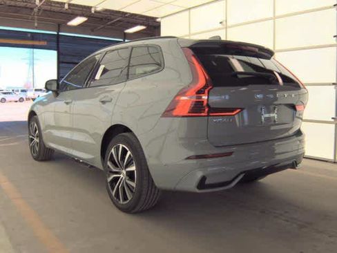Certified 2025 Volvo XC60 B5 Plus image 5