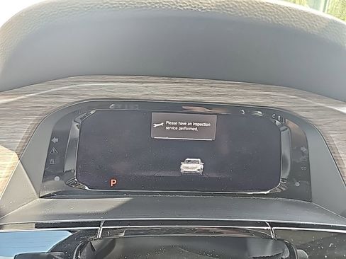 Used 2024 Volkswagen Atlas SEL Premium R-Line image 14