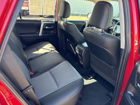 Used 2020 Toyota 4Runner SR5 Premium w/ Moonroof Package AWD/4WD image 17