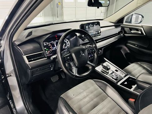 Used 2024 Mitsubishi Outlander SE image 24